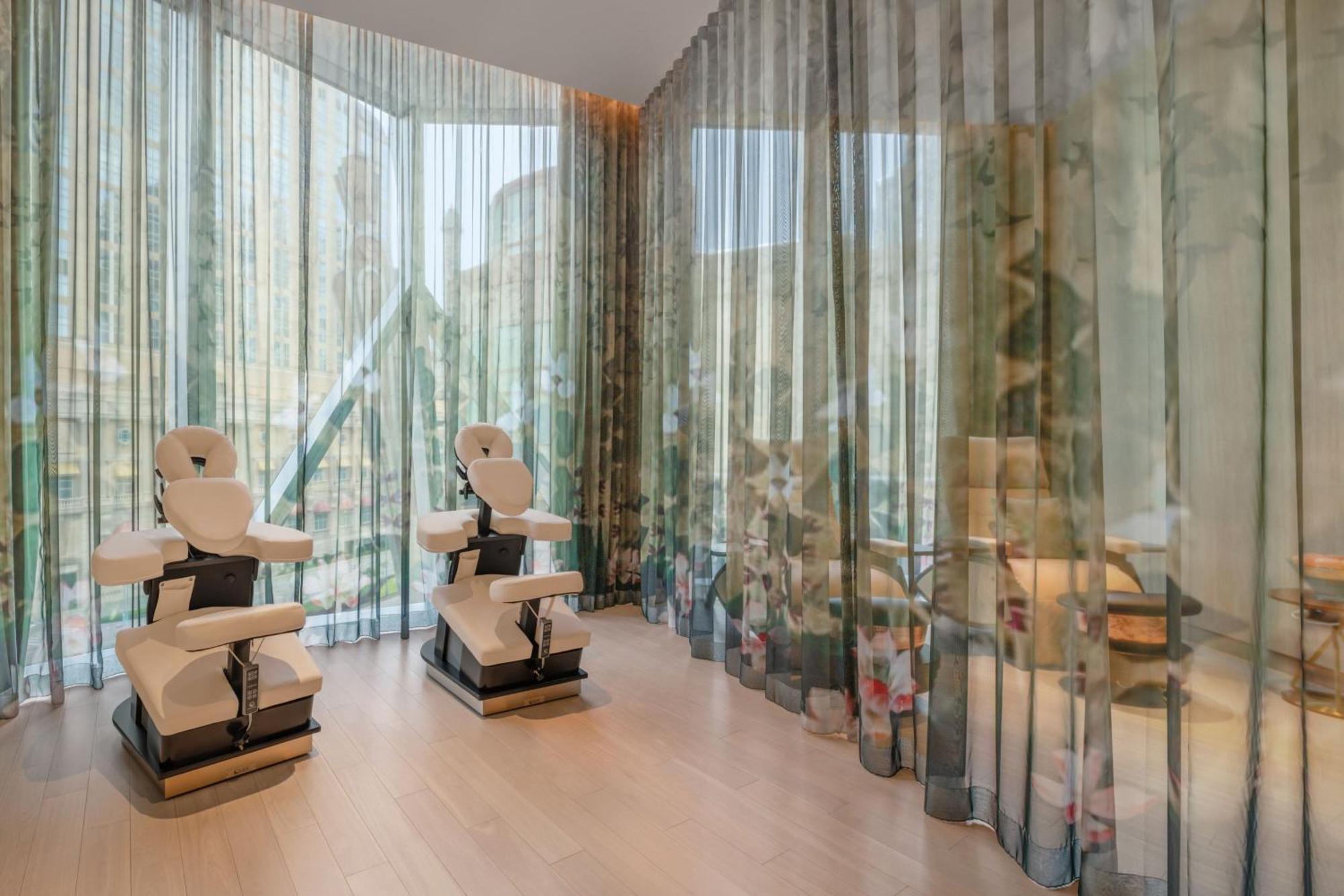 W Macau - Studio City Екстериор снимка The spa at The Landmark