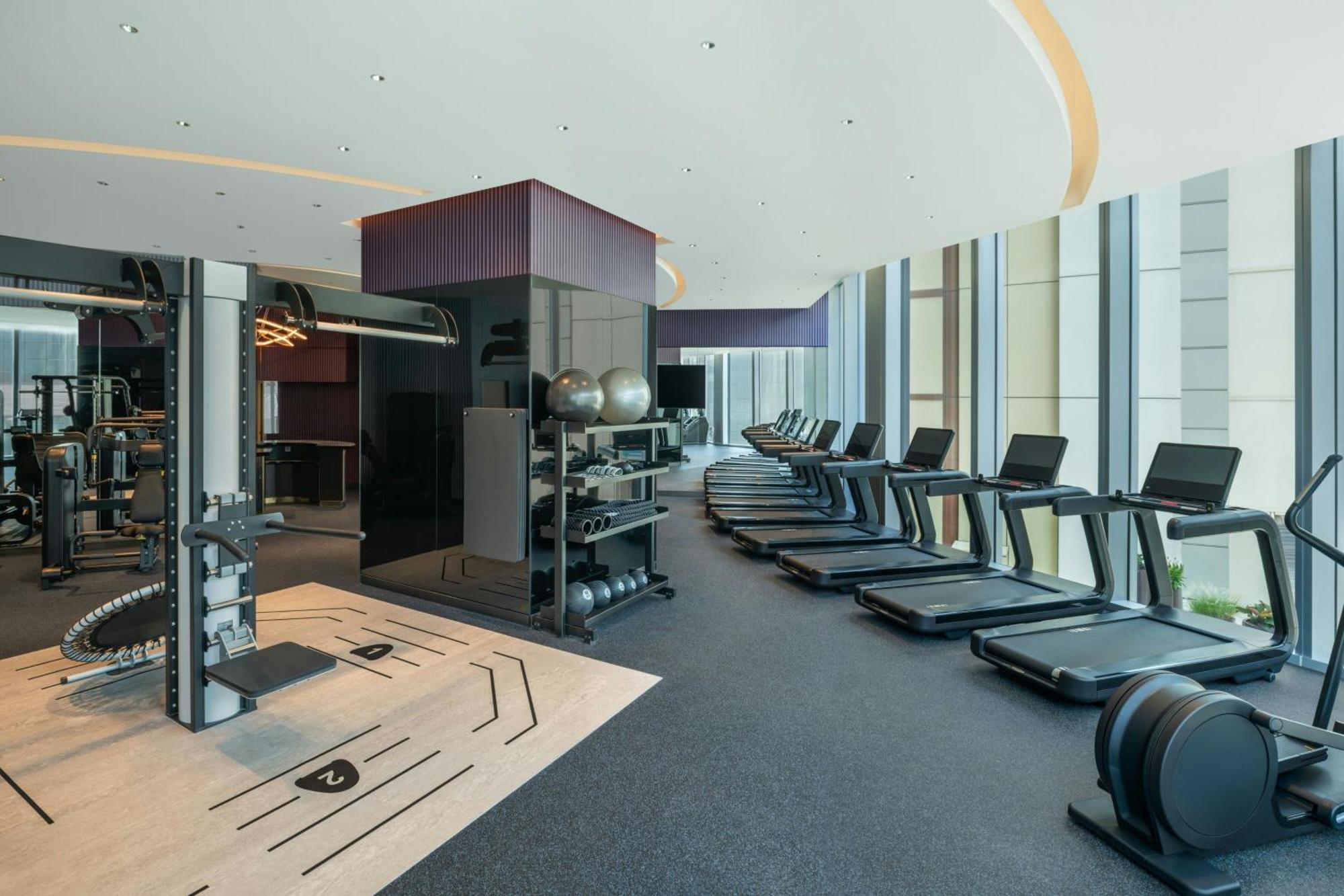 W Macau - Studio City Екстериор снимка The gym at The Hari
