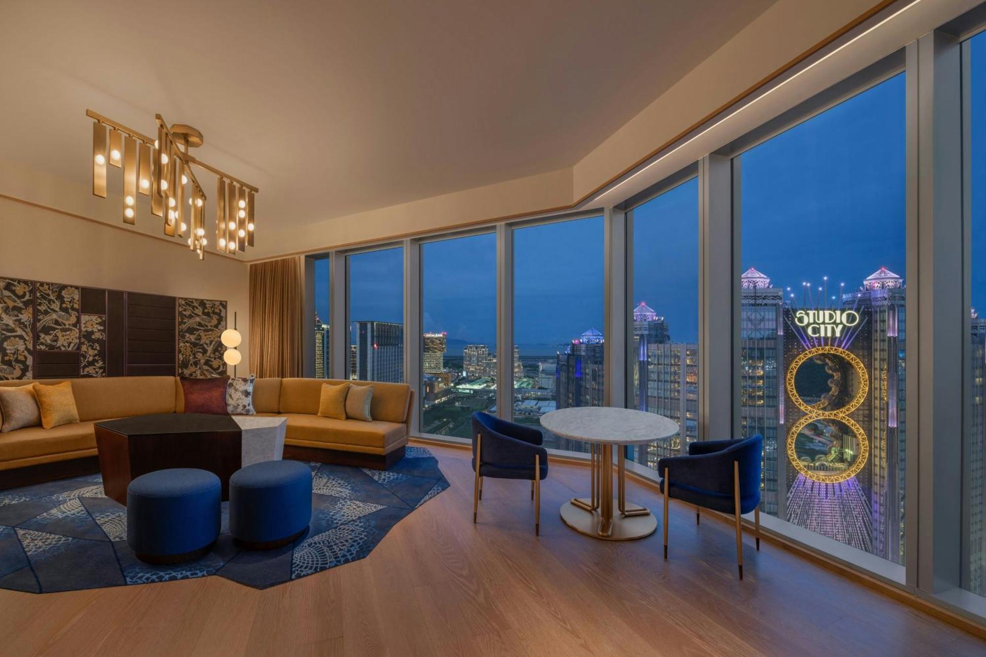 W Macau - Studio City Екстериор снимка Suite at the hotel
